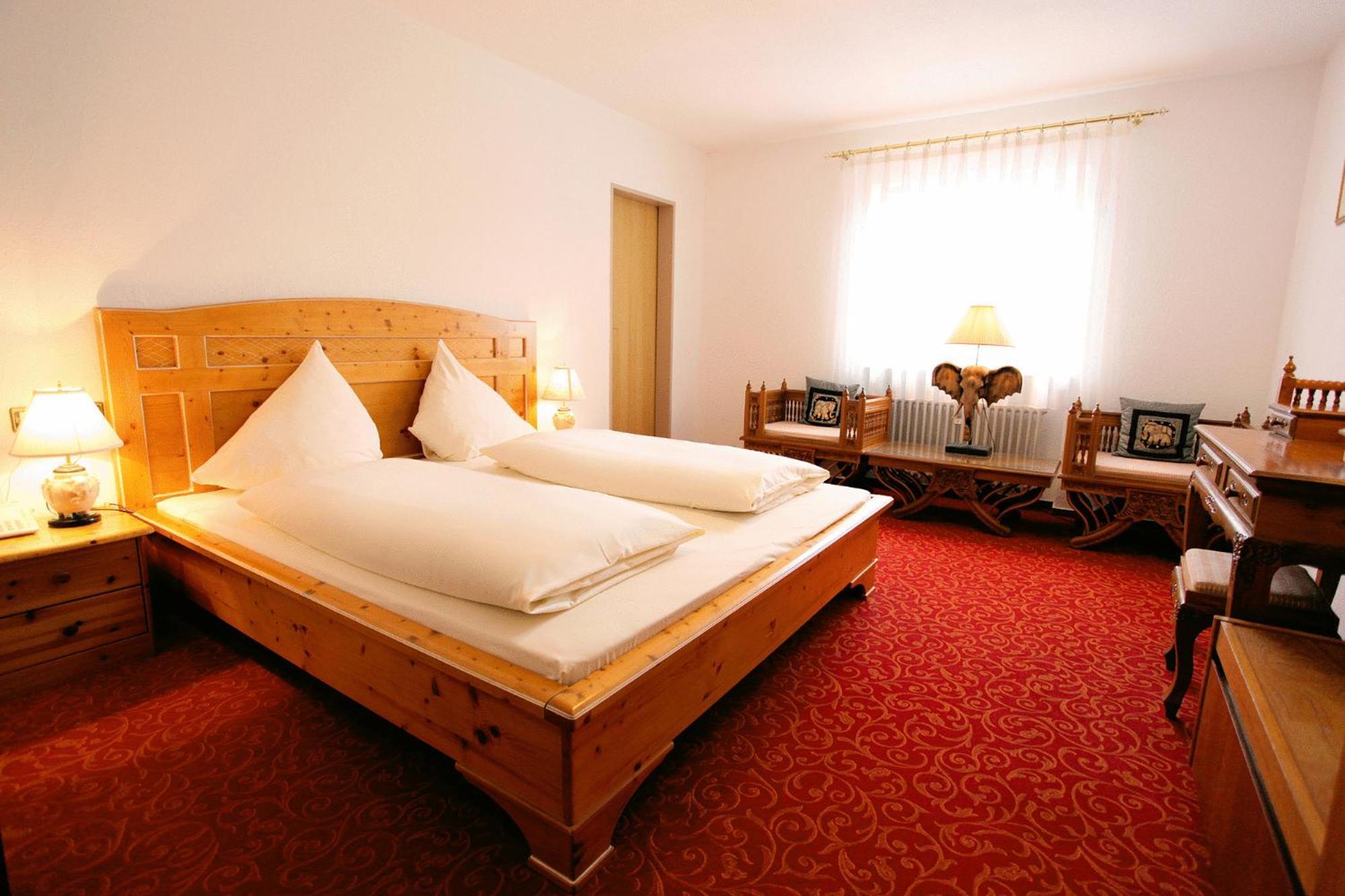 Hotel Pfauen Umkirch Exterior photo